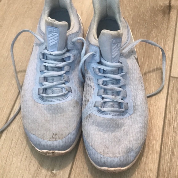 Nikes - Picture 4 of 4